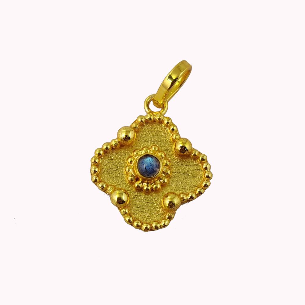 Delicate Gold Clover Necklace with Labradorite – Minimalist Handmade Jewelry