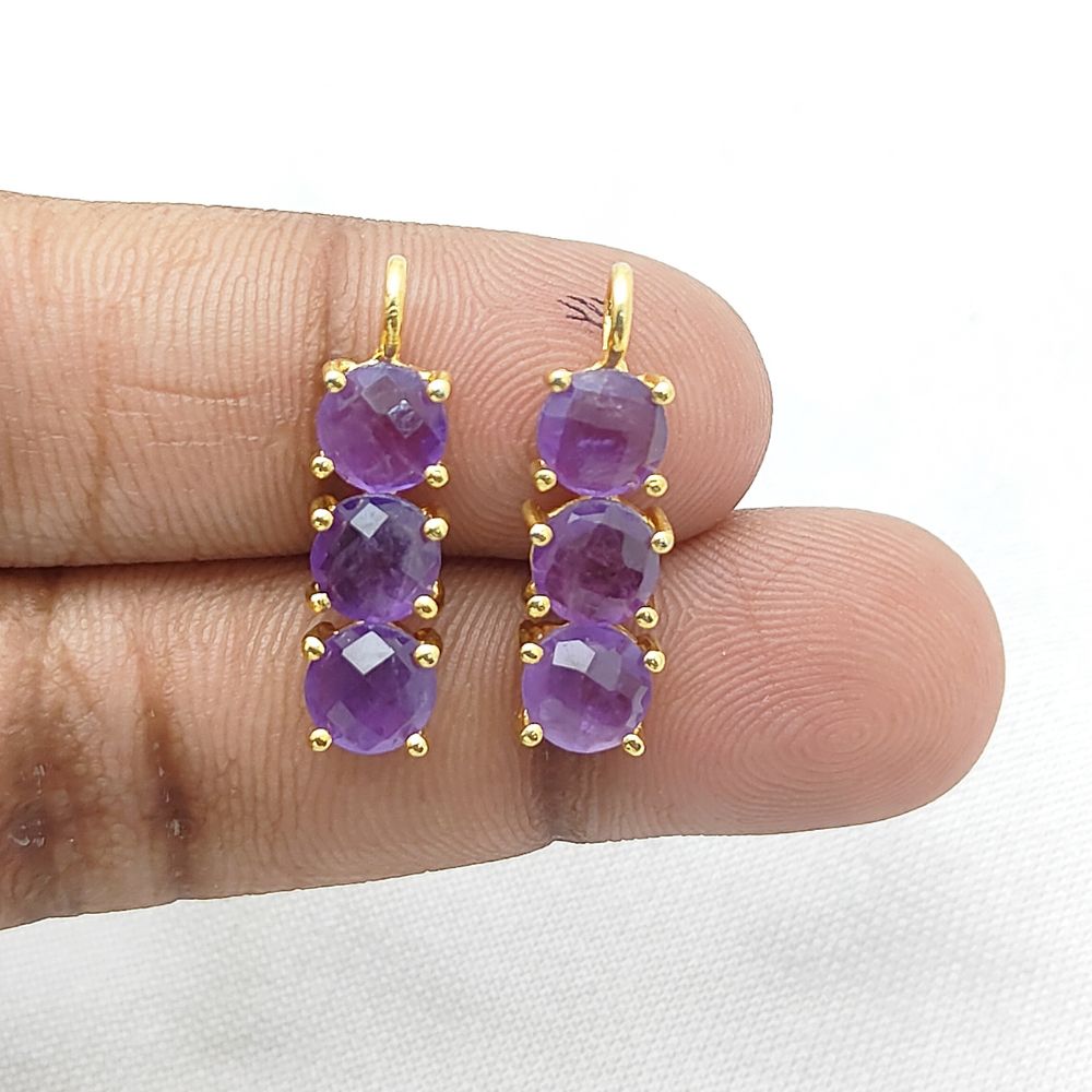 Dainty amethyst gemstone necklace with triple stone design