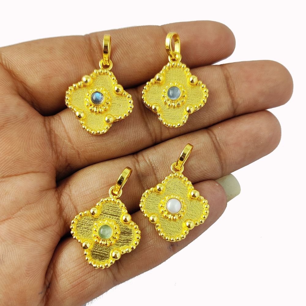 Minimalist Four-Leaf Clover Pendant with Birthstone – Handmade Gift for Her