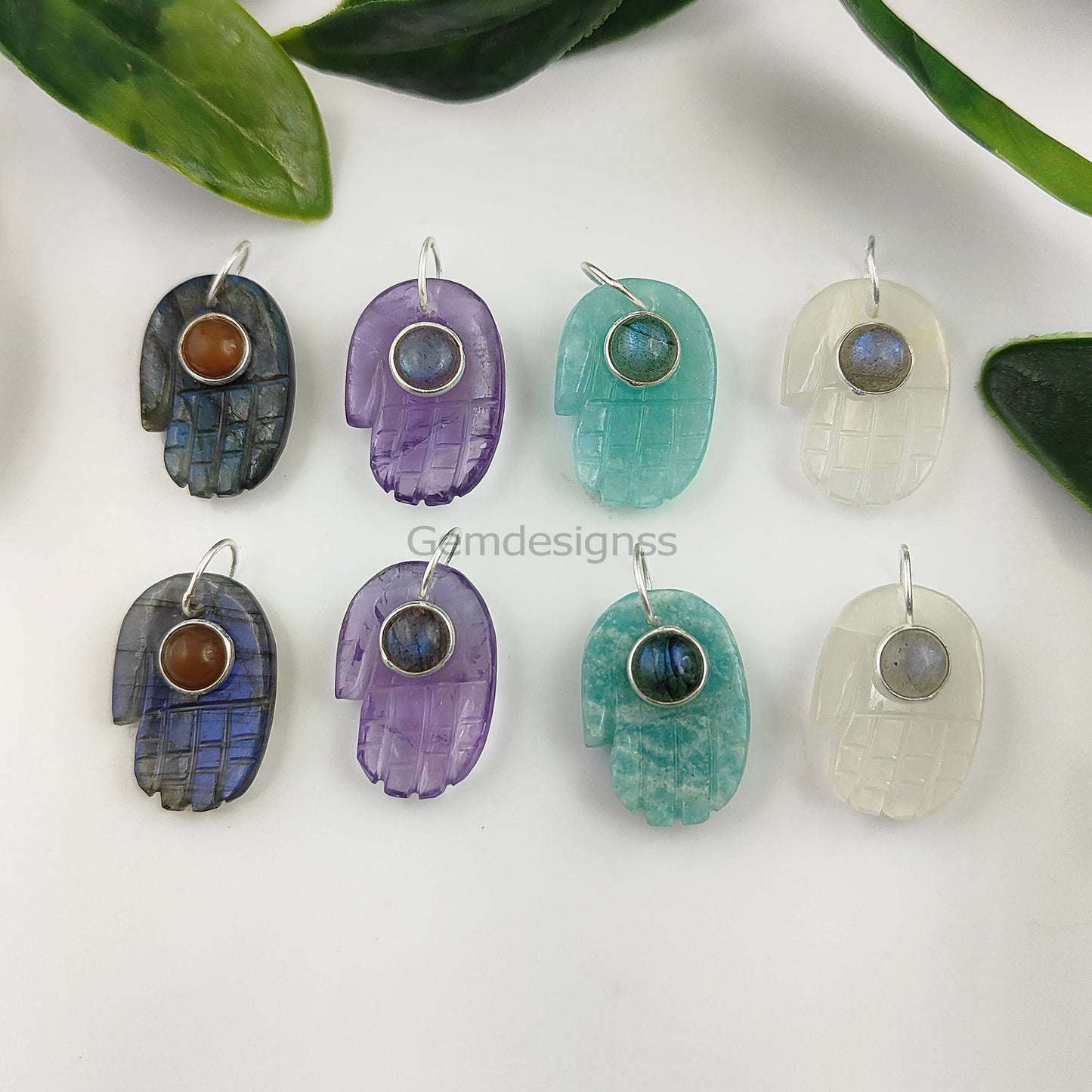 Hamsa Hand Gemstone Pendant – A Thoughtful Gift for Loved Ones