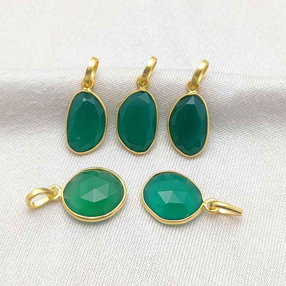 Handcrafted Emerald Gemstone Pendant Uneven Shape Gold/Silver Plated Necklace Charm