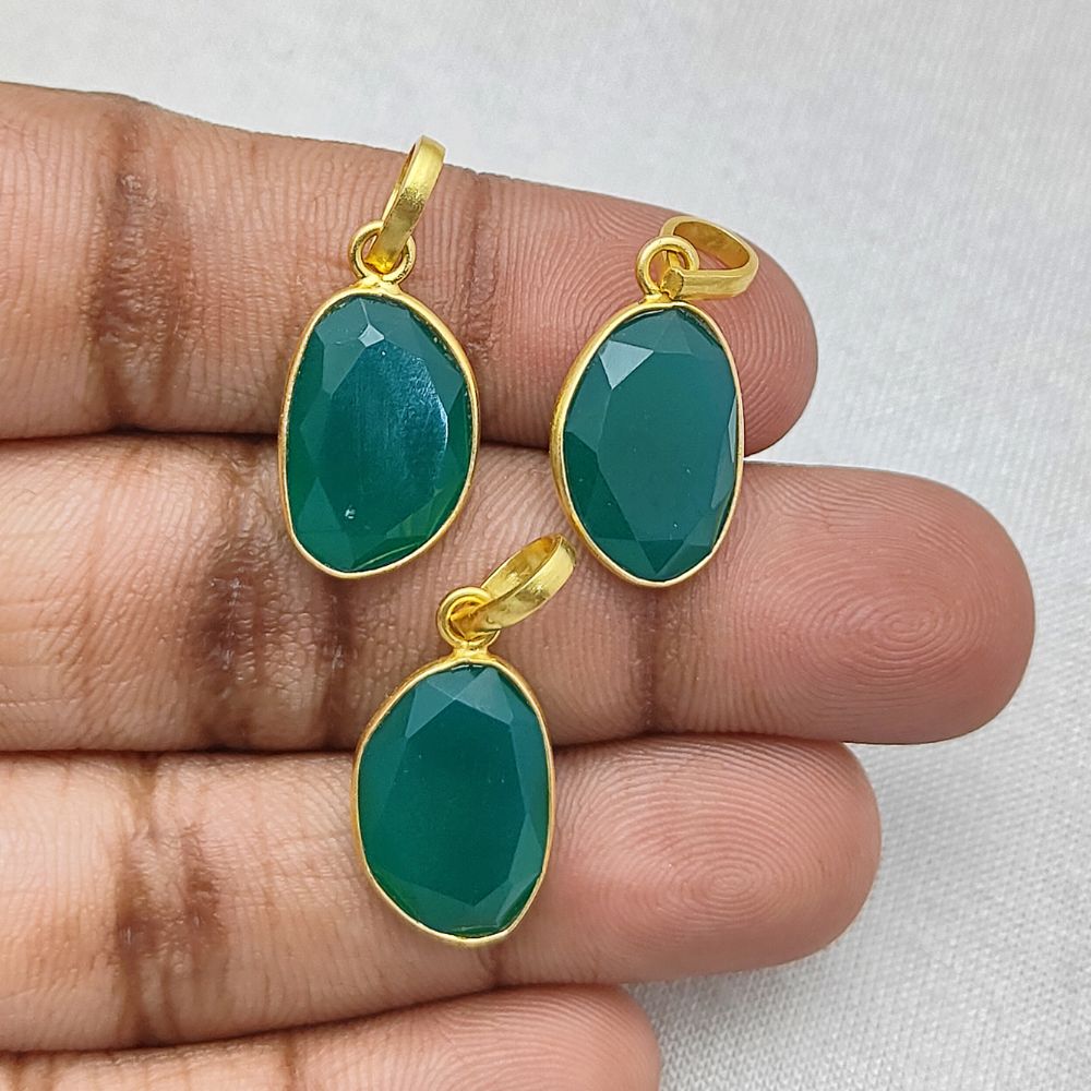 Handcrafted Emerald Gemstone Pendant Uneven Shape Gold/Silver Plated Necklace Charm