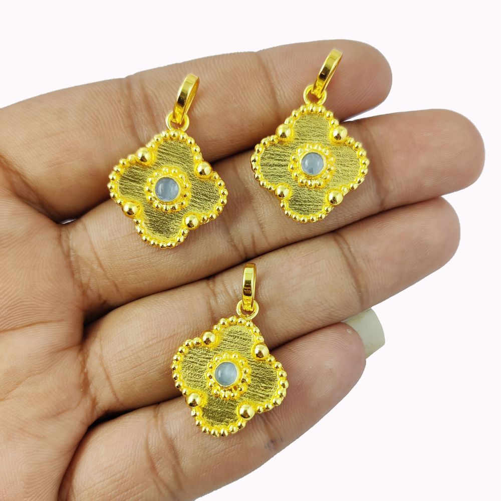 Gold Plated Four-Leaf Clover Charm Necklace – Round Cabochon Blue Chalcedony Pendant