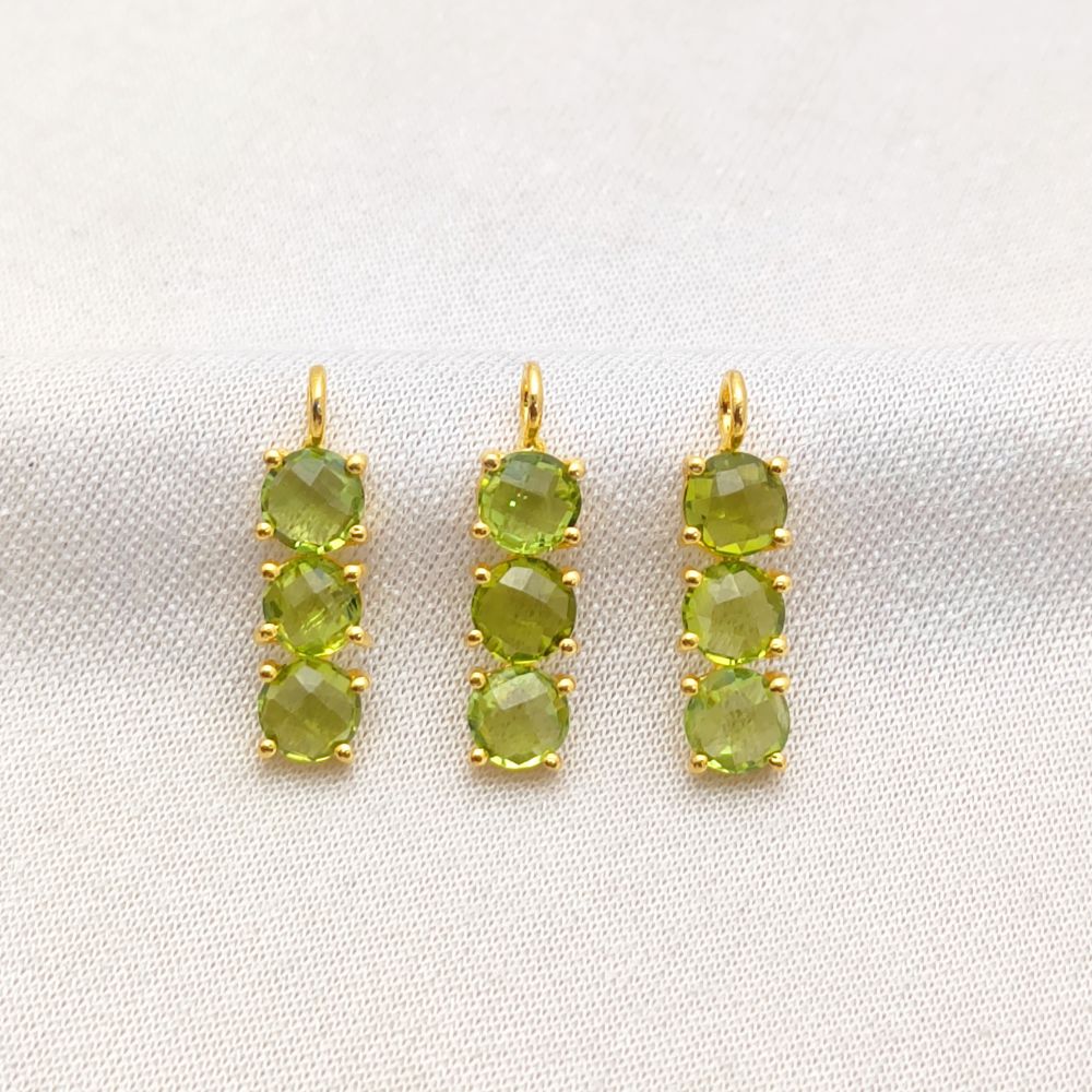 August birthstone necklace featuring green peridot gems