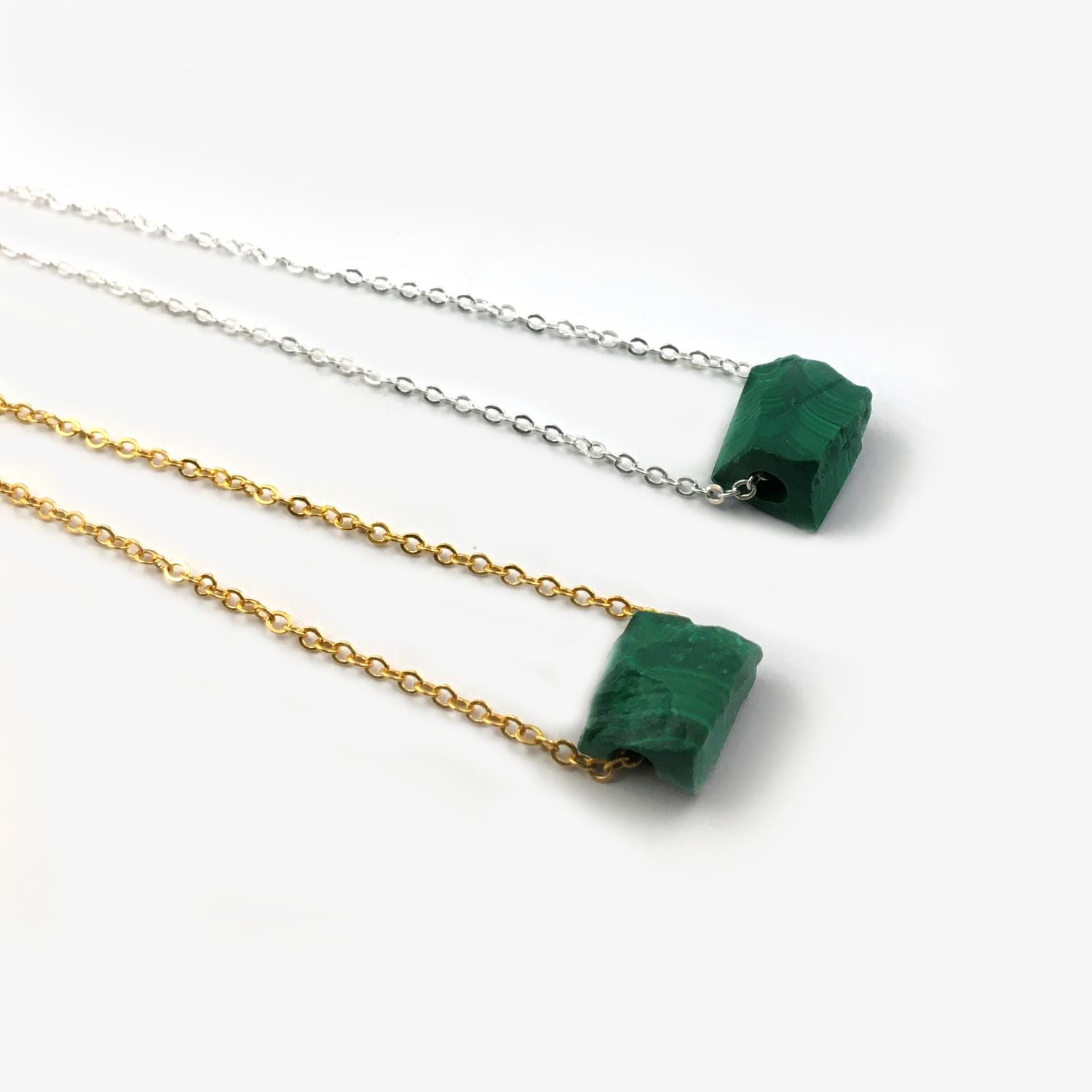 Malachite Crystal Necklace – Elegant Boho Healing Jewelry