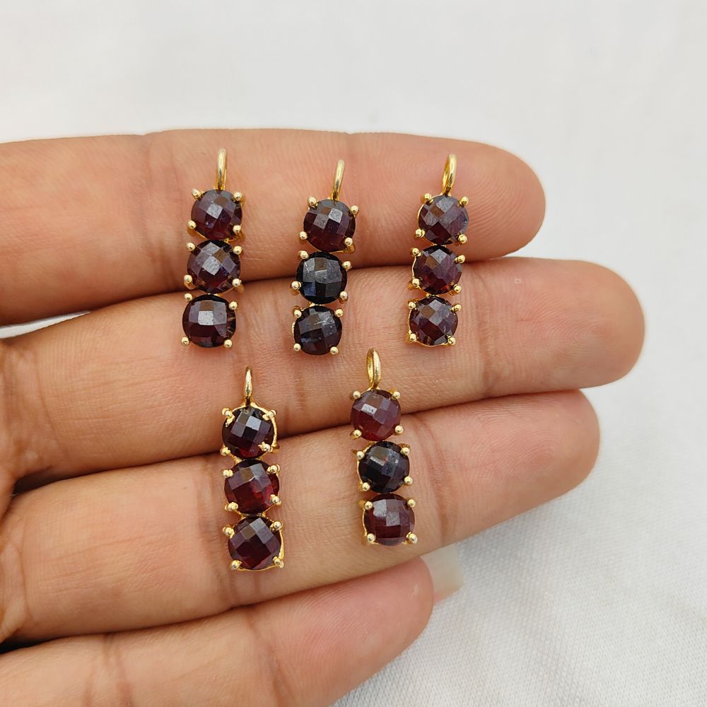 Dainty triple stone garnet necklace in gold finish