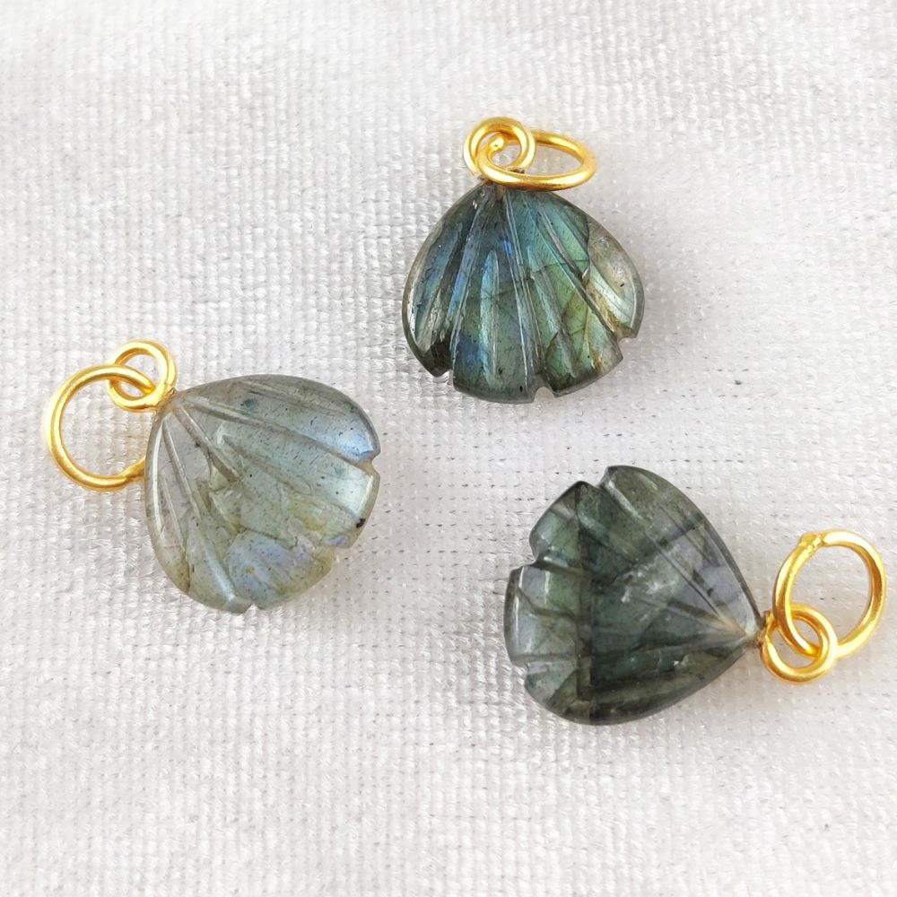 Elegant Labradorite Seashell Pendant Necklace
