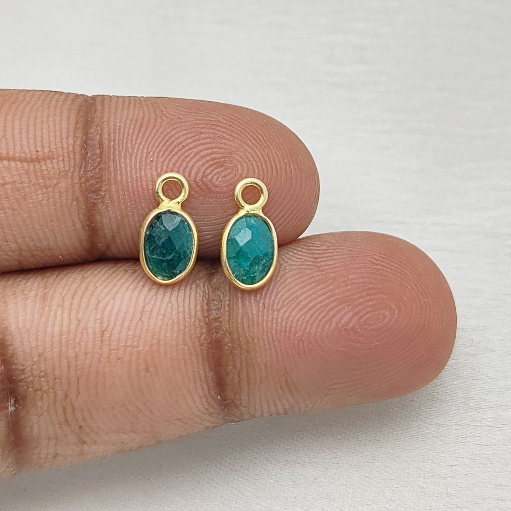 Delicate green emerald charm necklace for women