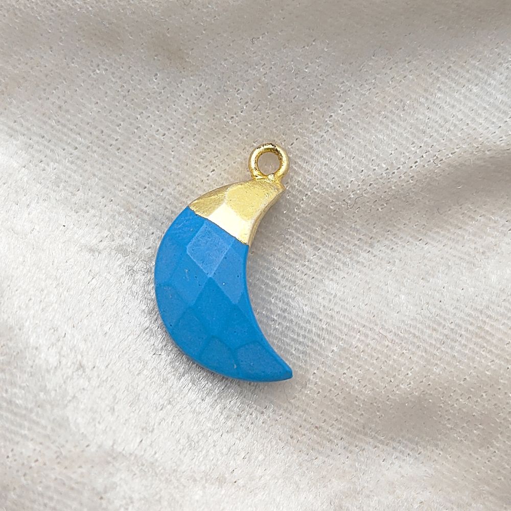 Boho Crescent Moon Pendant – Turquoise Gemstone with Gold/Silver Electroplated Cap