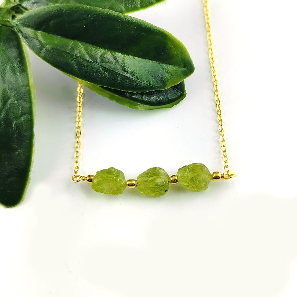 Raw Peridot Gemstone Chain Necklace – Minimalist Handmade Gift for Her