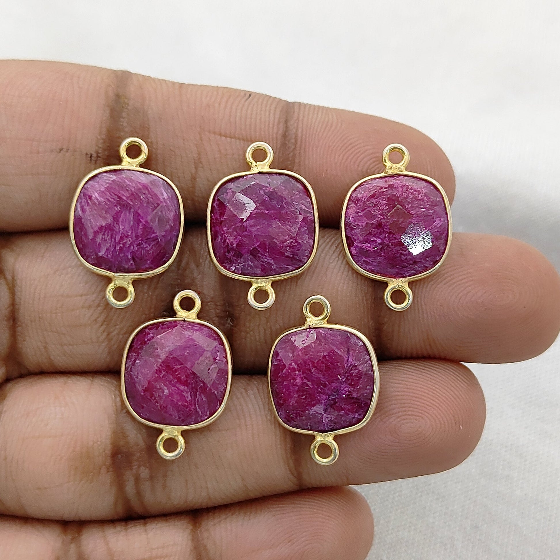 Cushion Cut Connector