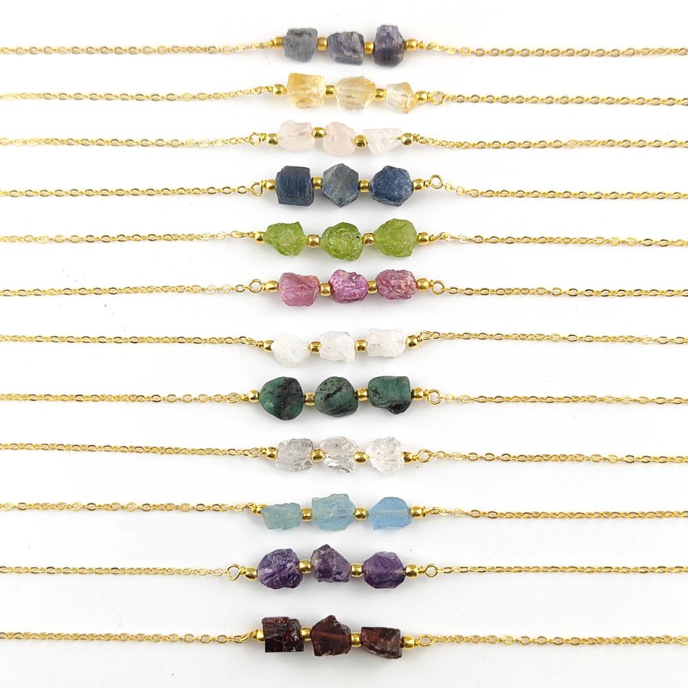 Handcrafted Triple Sapphire Necklace – Chic and Minimalist Design