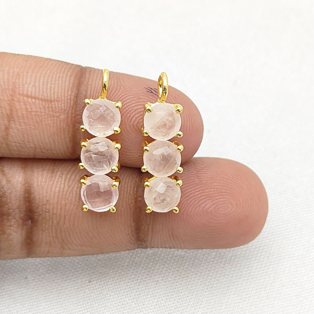 Dainty rose quartz gemstone necklace with triple stone design