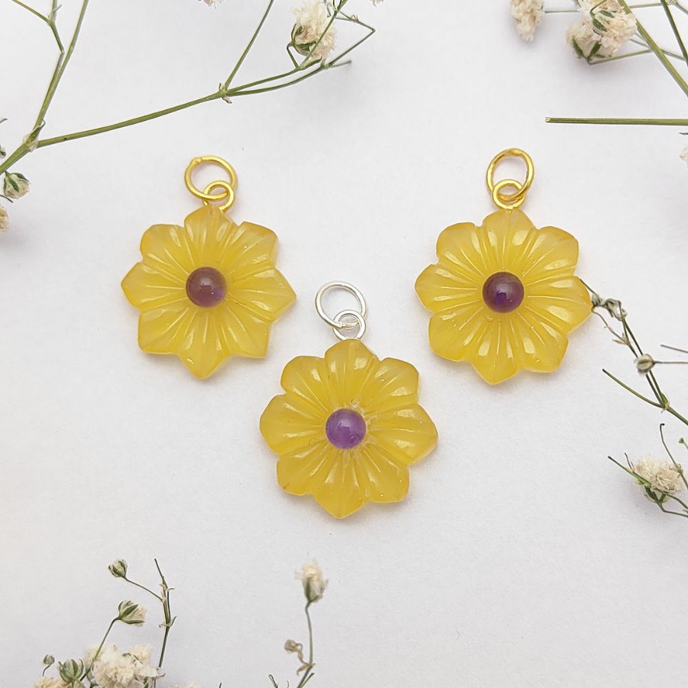 Natural Yellow Quartz Floral Pendant – Minimalist Jewelry Gift for Her