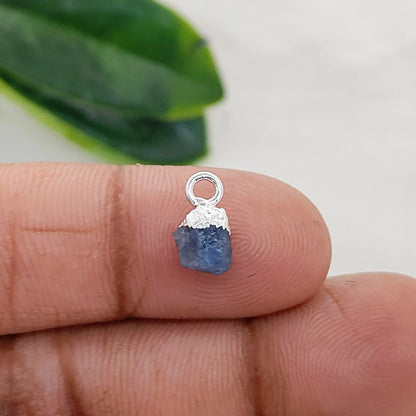 Natural Rough Blue Sapphire Crystal Charms 5–7mm Gemstone Pendants with Electroplated Cap, DIY Jewelry & Craft Supplies