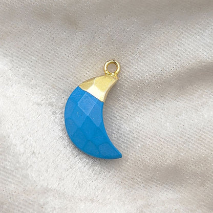 Boho Crescent Moon Pendant – Turquoise Gemstone with Gold/Silver Electroplated Cap