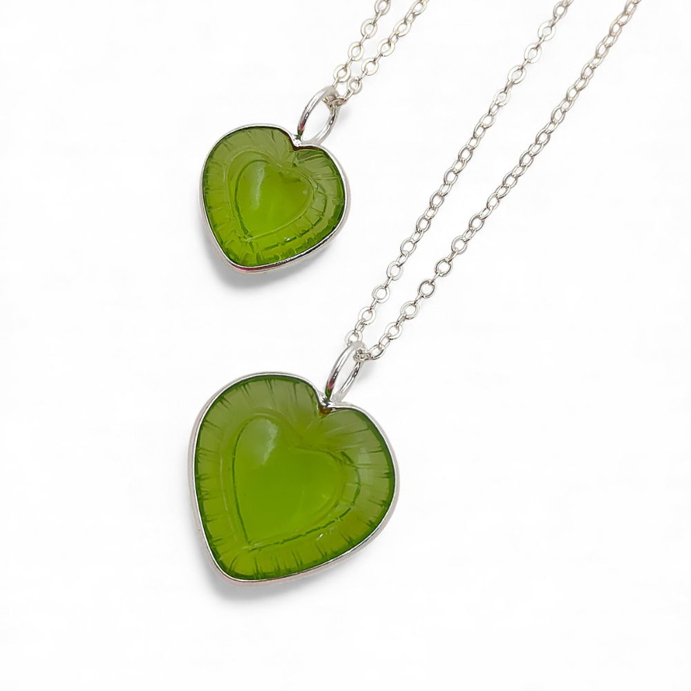 Fresh Green Peridot Quartz – Symbol of Renewal & Positivity