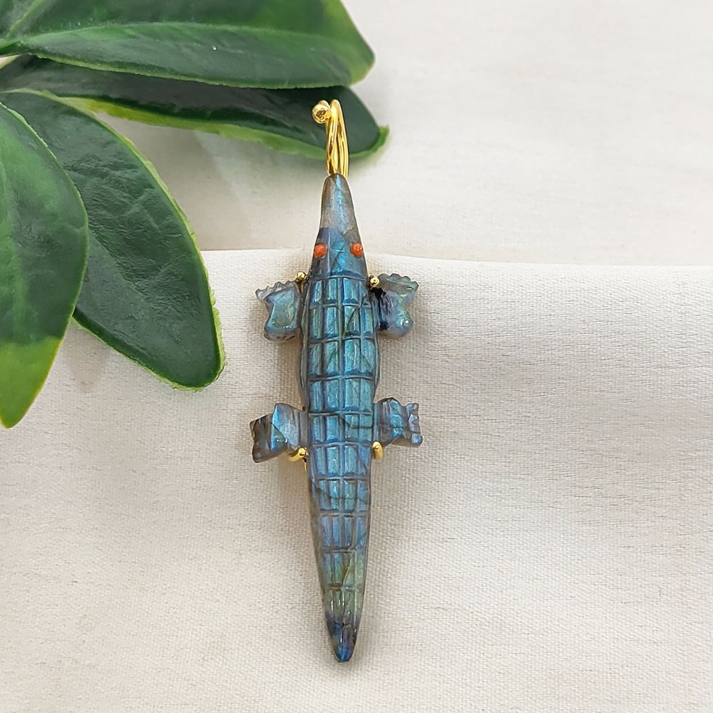 Unique Labradorite Gemstone Crocodile Pendant Hand-Carved Alligator Animal Charm Necklace Gold Plated Boho Tribal Jewelry – Selling Per Piece